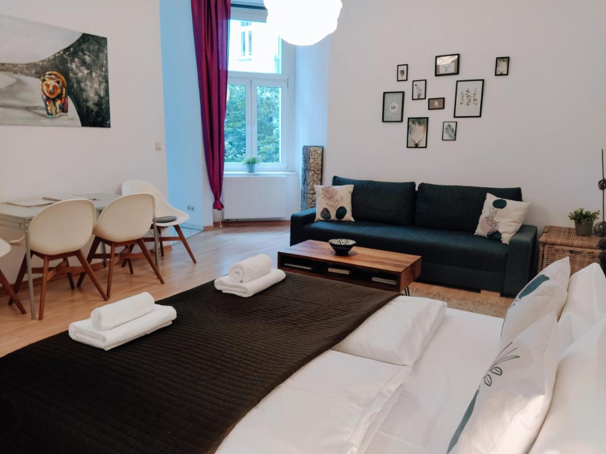 Quiet Studio Apartment In Prenzlauer Berg Near Mauerpark Berlijn Buitenkant foto